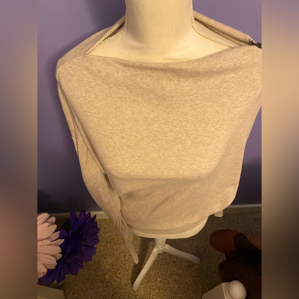 Ladies Hayden Los Angeles Sweater Tan side Zip size Small New No Tags
